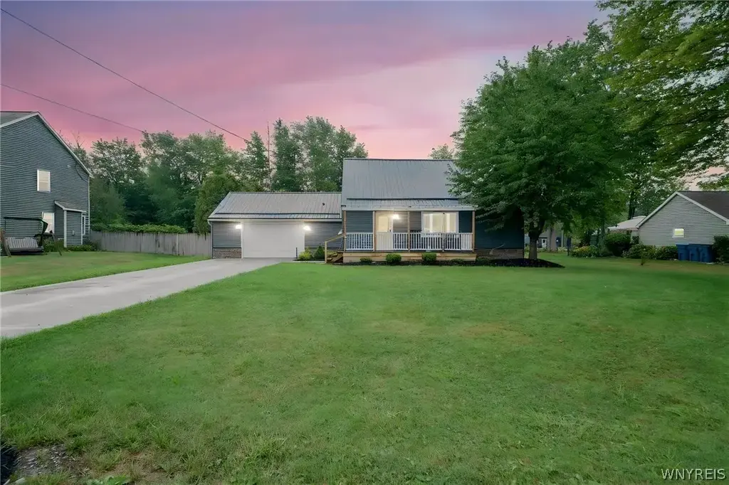 39 Long Beach Lane, Evans