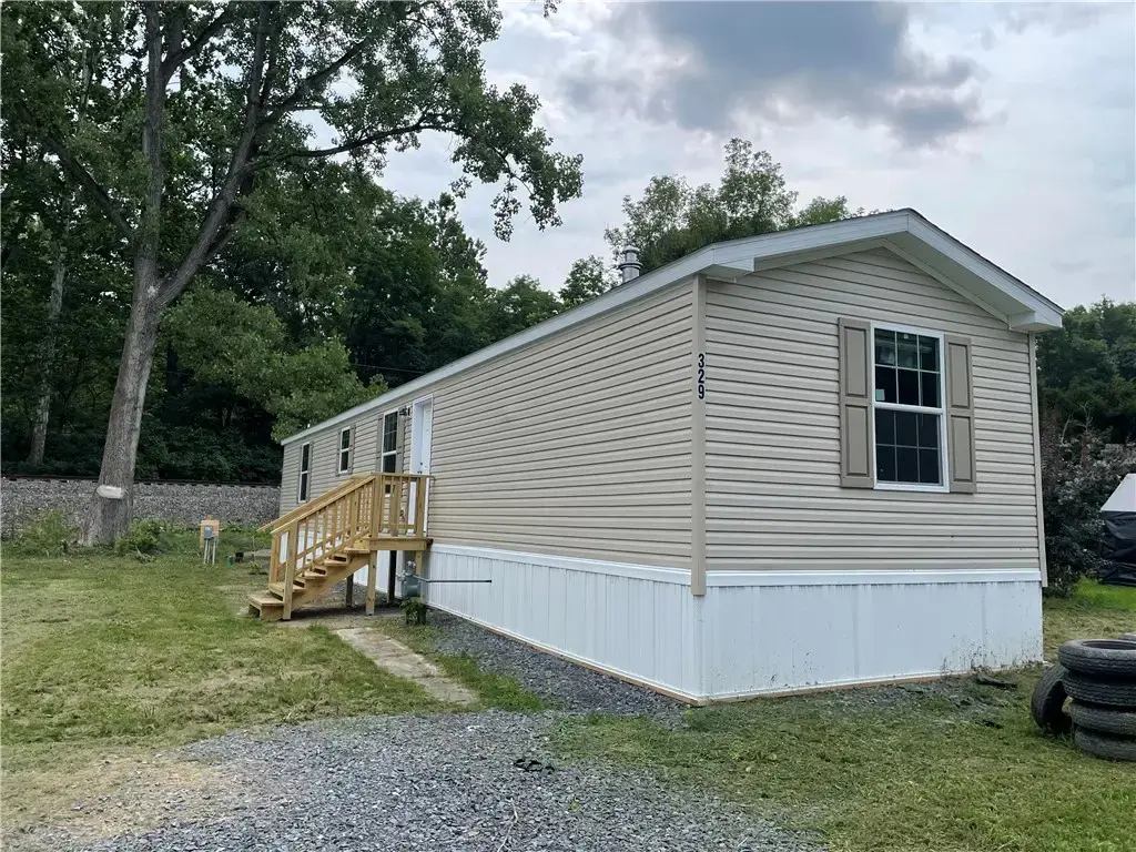 329 Poole Circle, Newfield