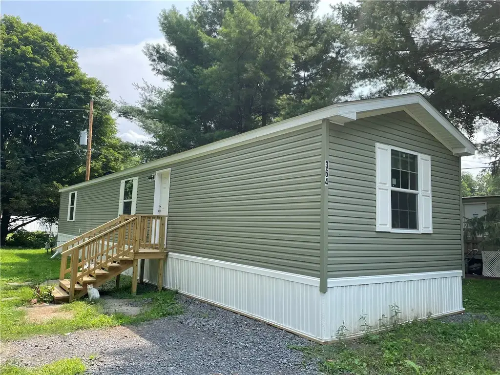 364 Poole Circle, Newfield