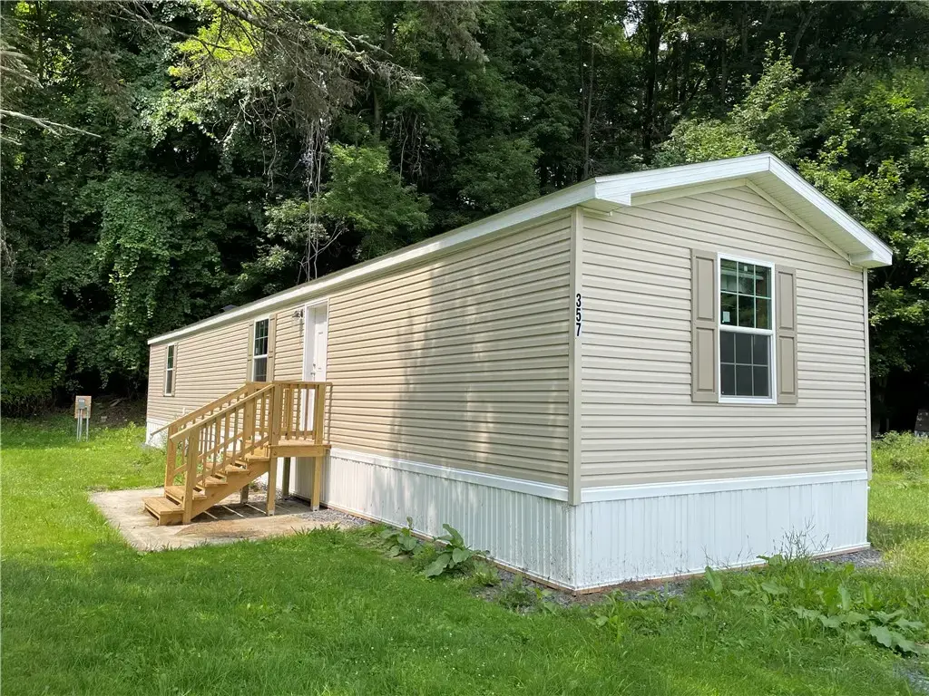 357 Poole Circle, Newfield