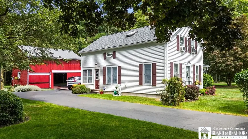 105 Matteson Street, Pomfret