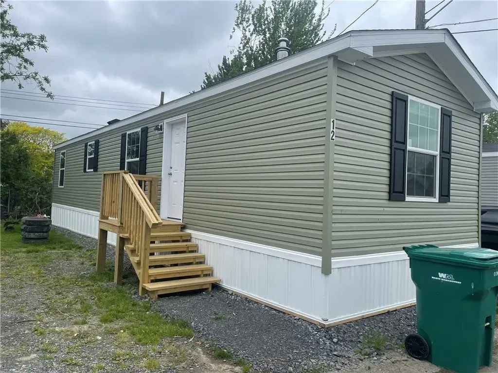 405 Lakeshore Drive #12, Canandaigua Town