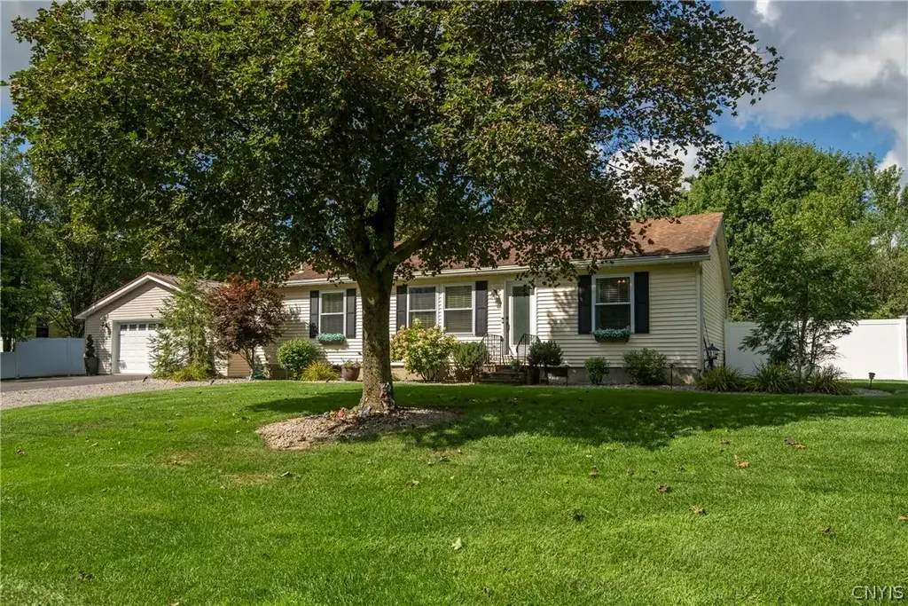 5 Concord Boulevard, New Hartford