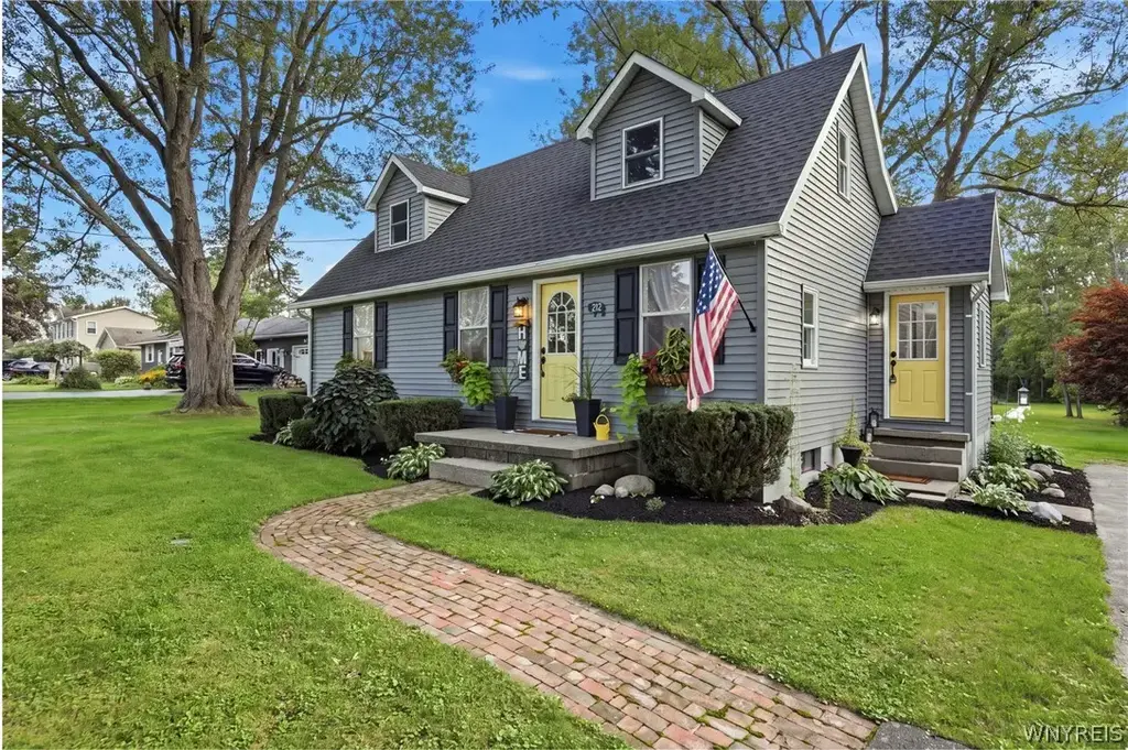 212 Schwartz Road, Lancaster