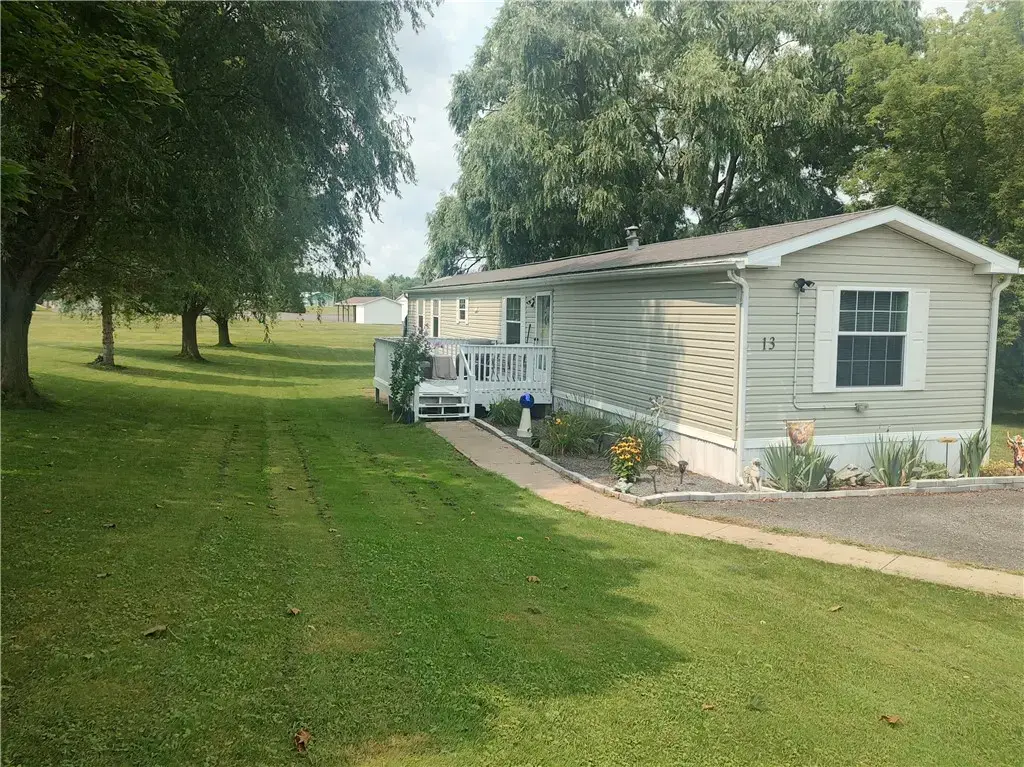 13 Arrowhead Drive, Fayette