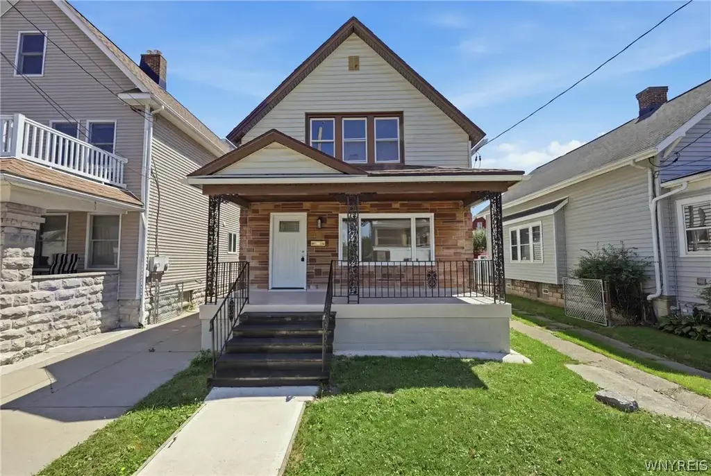 111 Duerstein Street, West Seneca