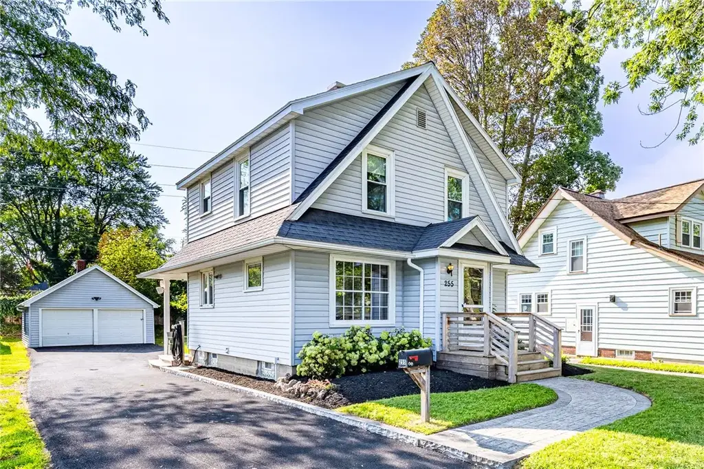 255 Peart Avenue, Irondequoit
