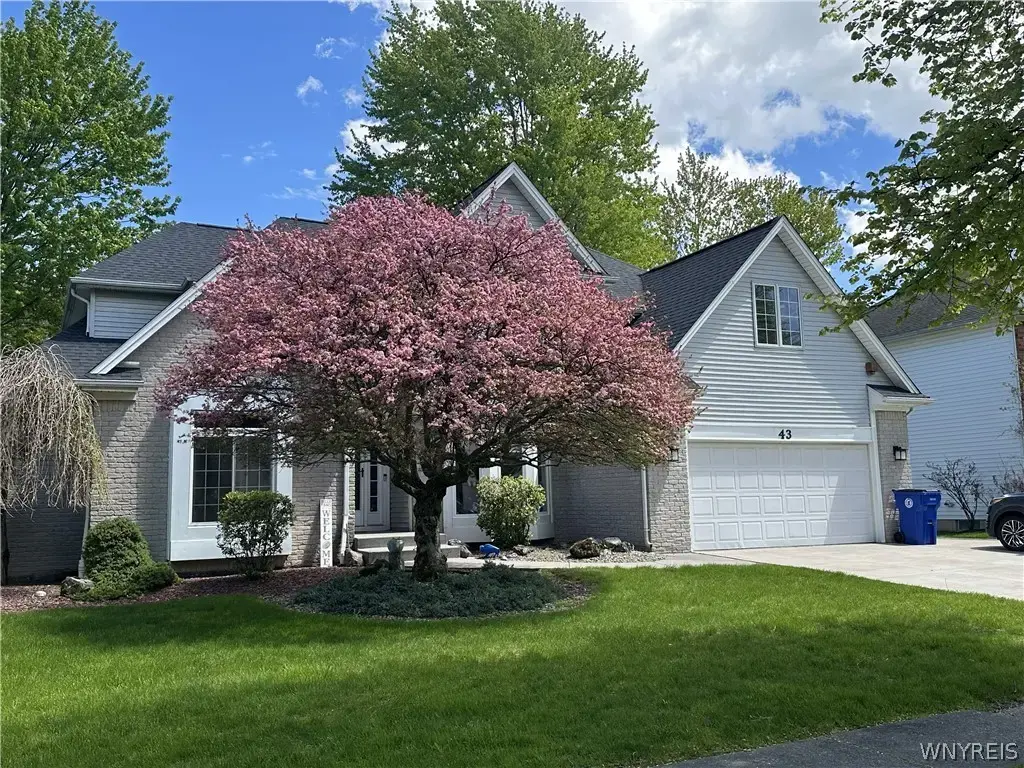 43 E Pinelake Drive, Amherst