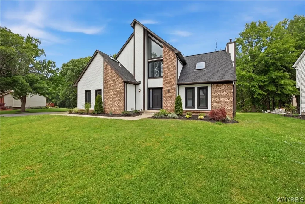 113 Meadow Spring Lane, Amherst