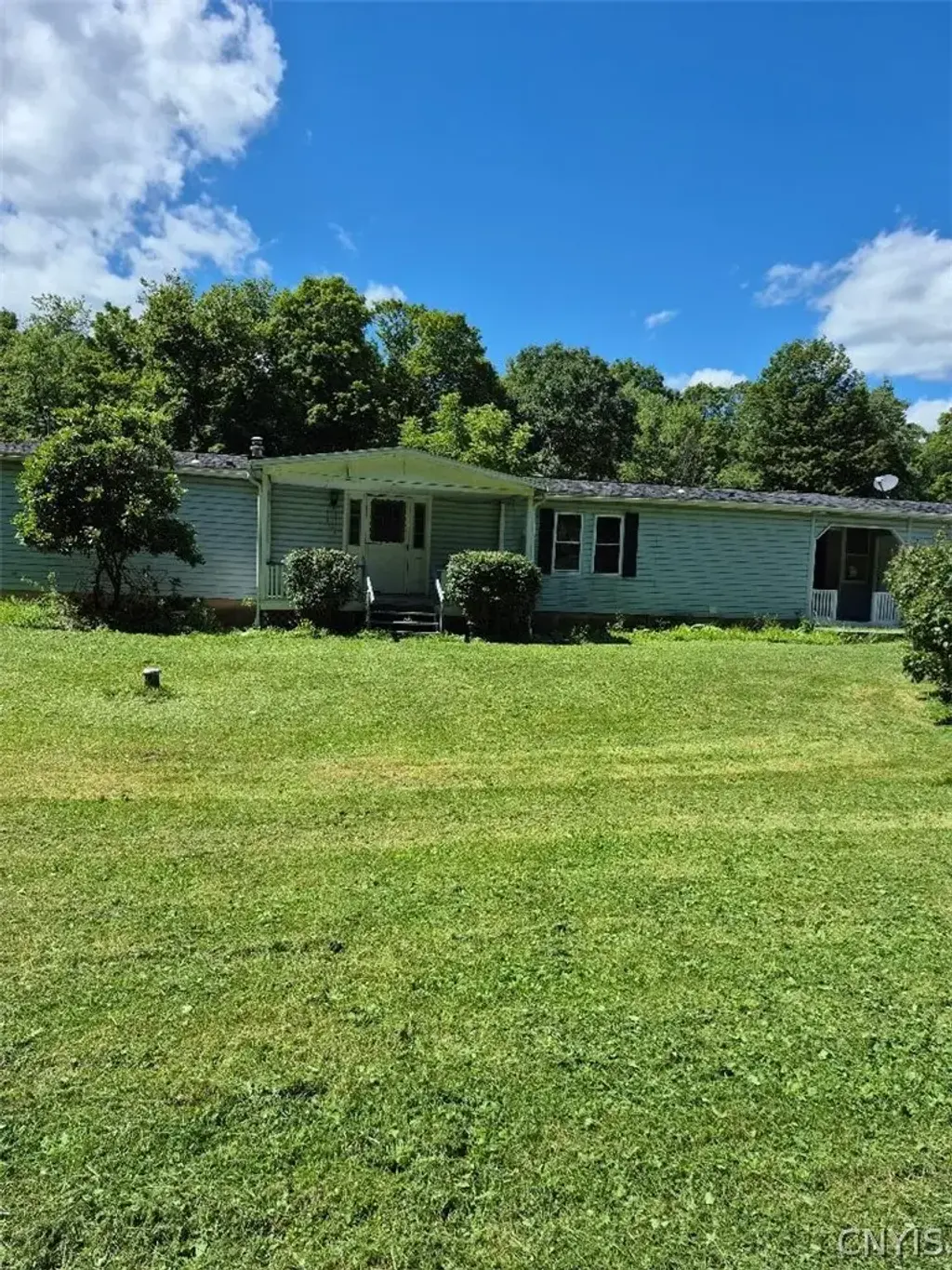83 Ostrander Rd., Windsor