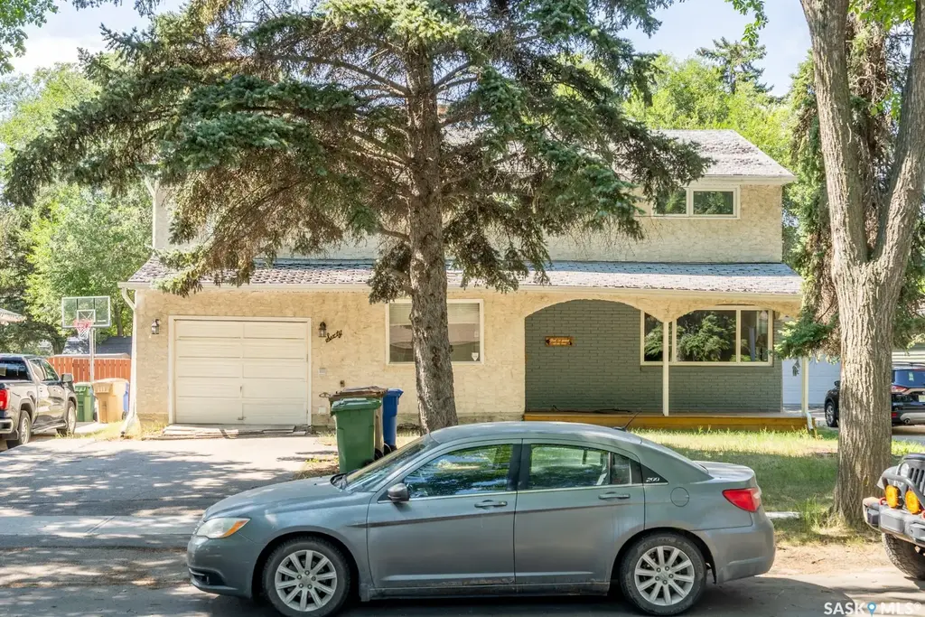 60 Dunning Crescent, Regina