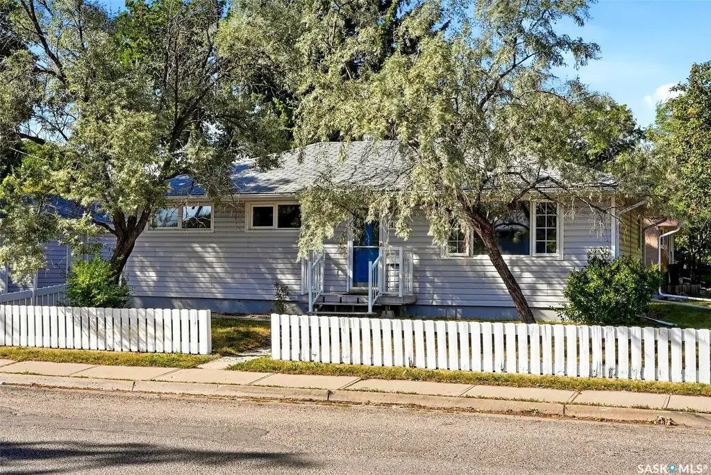 1410 4th Avenue N, Regina