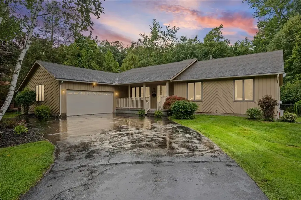 291 Creighton Lane, Greece