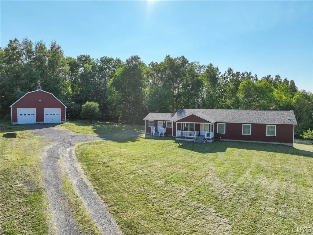 371 Bell Hill Road, German Flatts