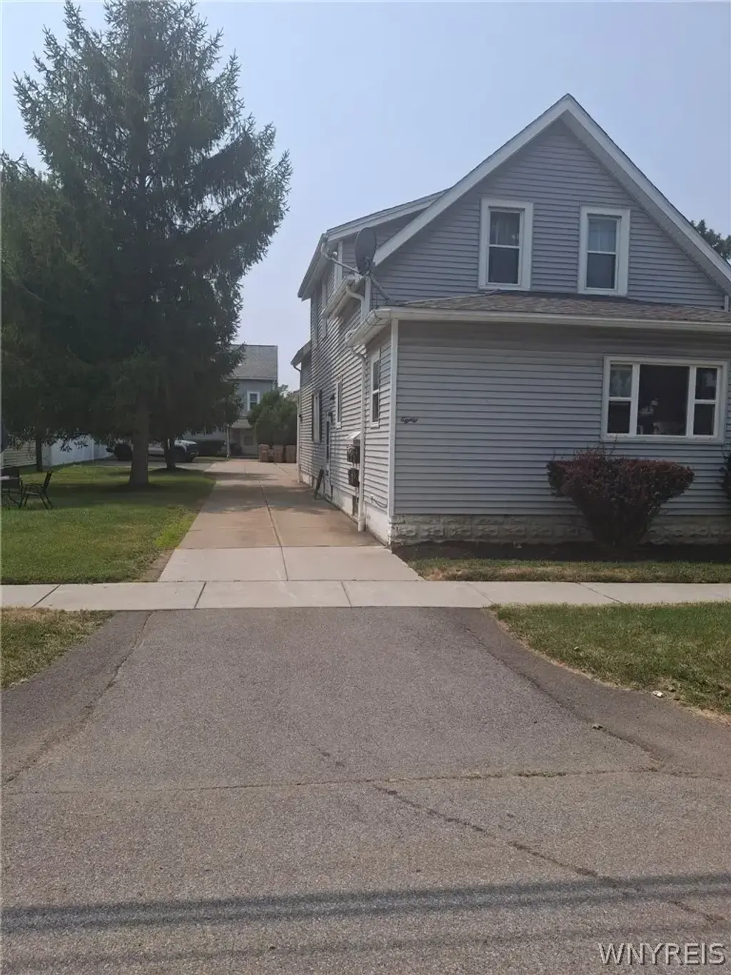 80 Meadow Place, Cheektowaga