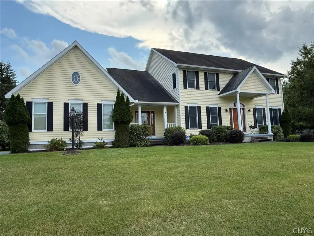 64 Ironwood Road, New Hartford