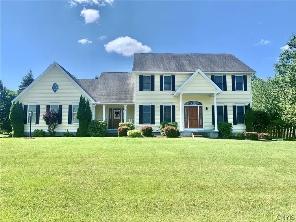 64 Ironwood Road, New Hartford