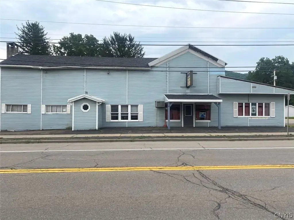 7574 Main Street, Almond