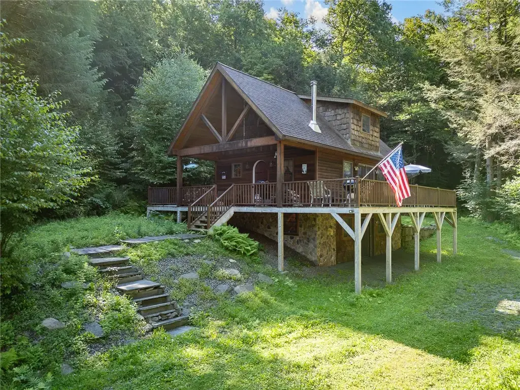 130 Deer Run Road, Colchester