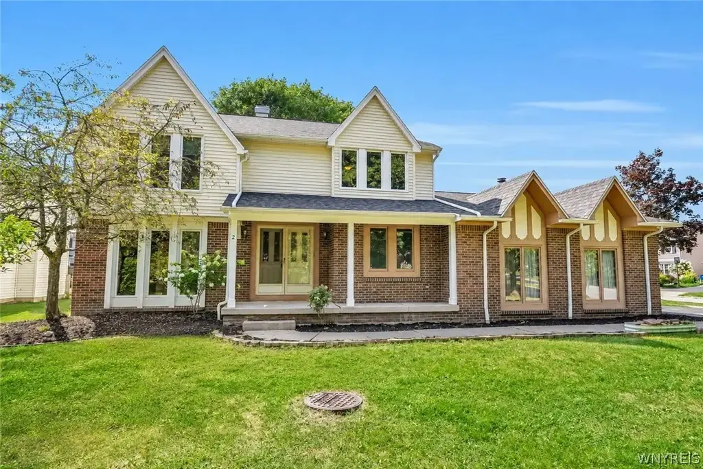 2 Greencastle Lane, Amherst