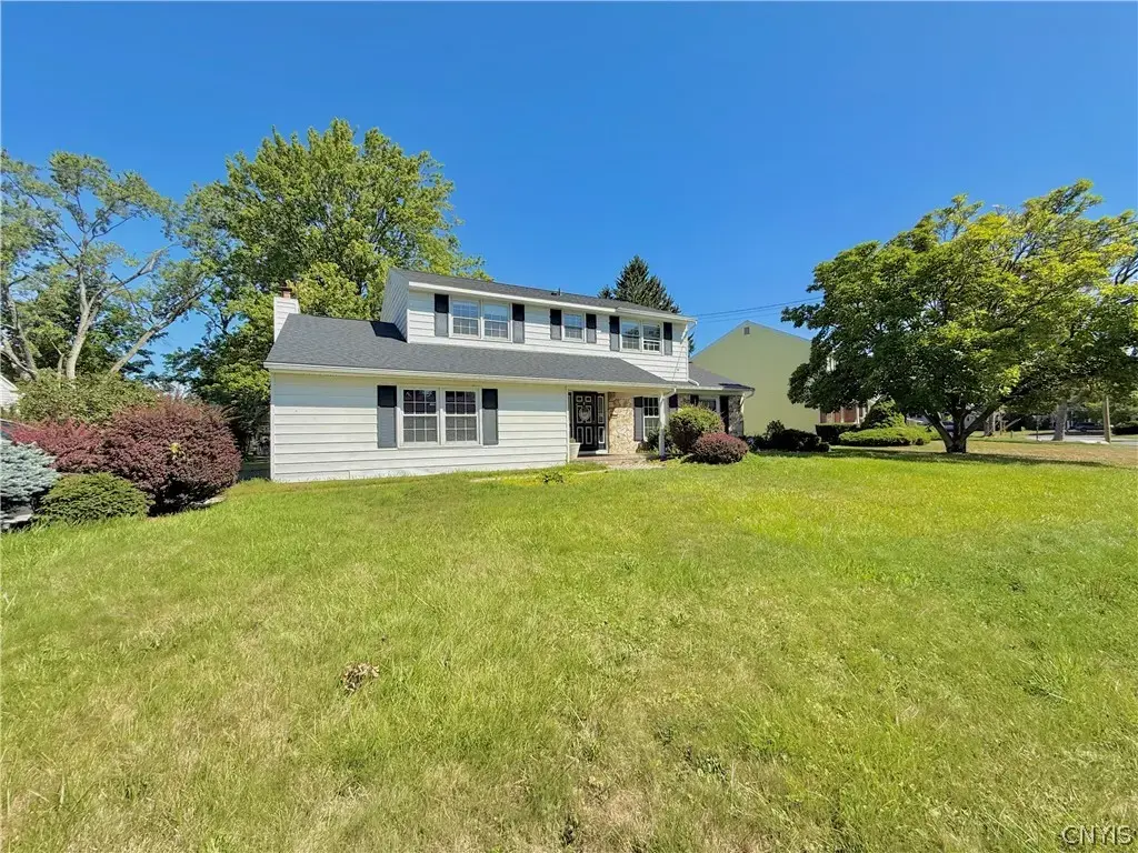 7 Berrywood Road, Clay