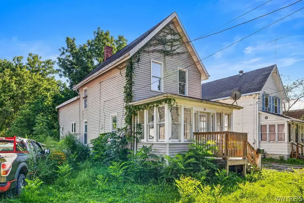 39 Palmer Street, Persia