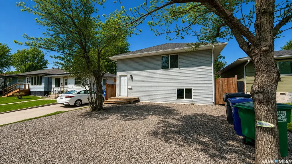 215 V Avenue N, Saskatoon