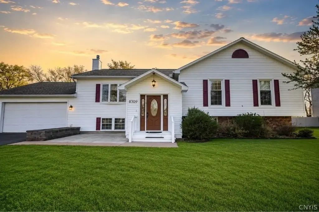 8309 Greenview Drive, Rome