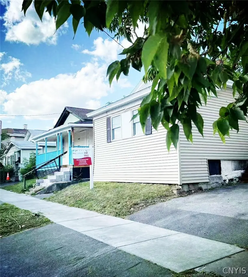 Photo of Listing #S1708918