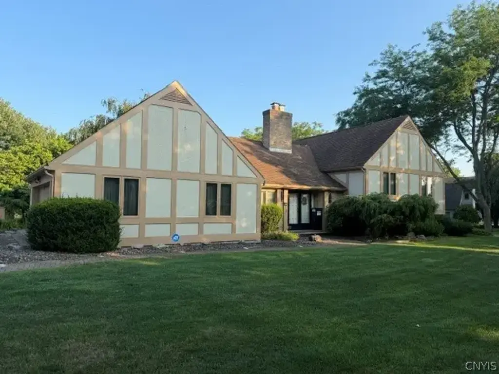1656 Channelside, Lysander