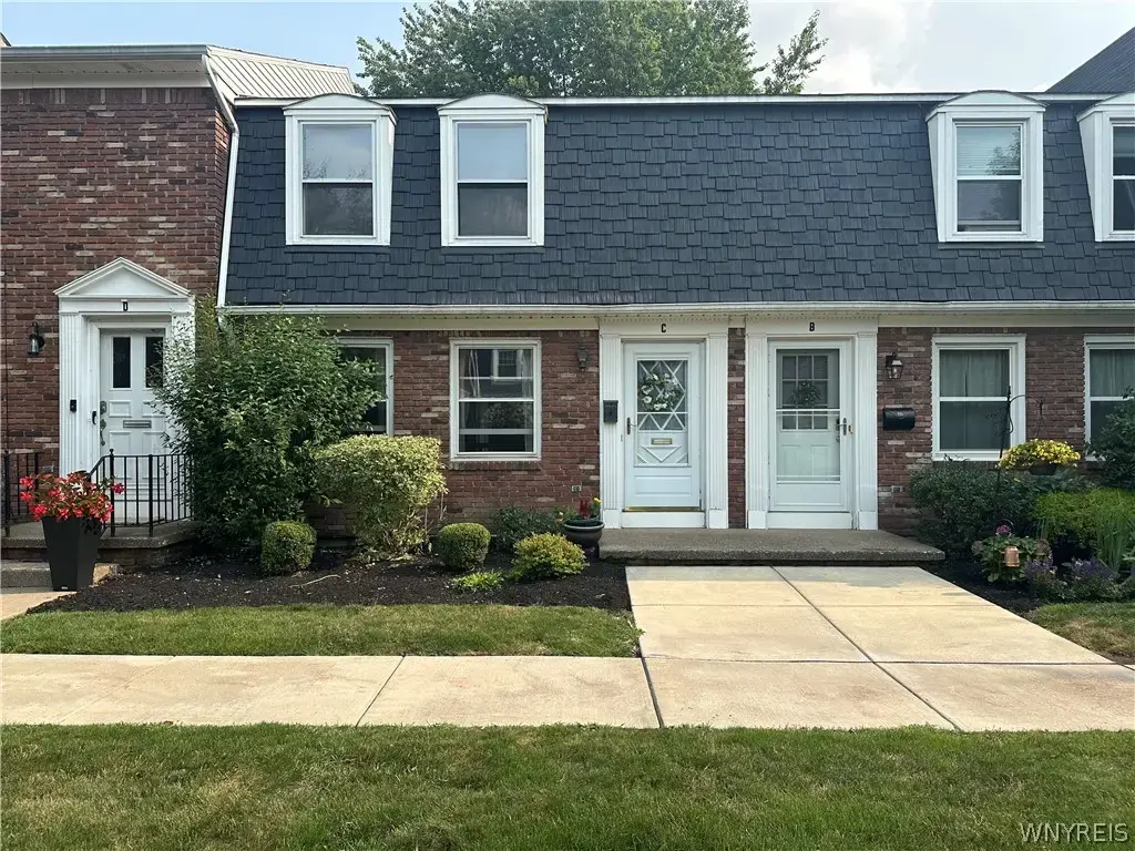 25 Oakbrook Drive # C, Amherst