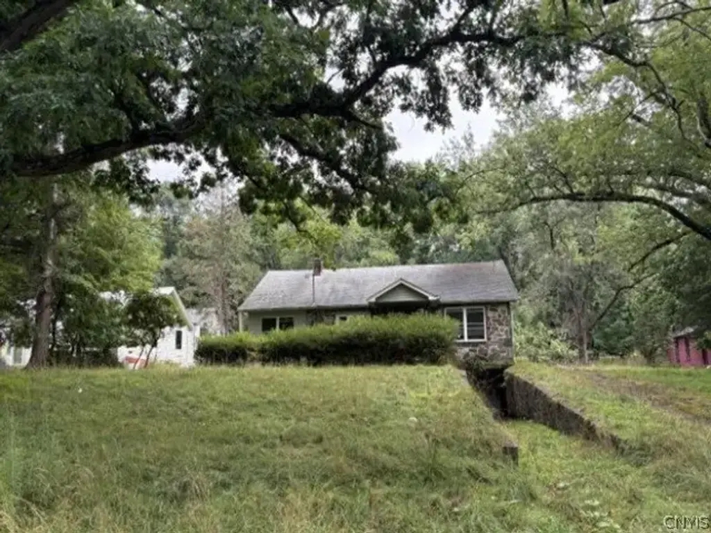 3426 State Route 97, Highland