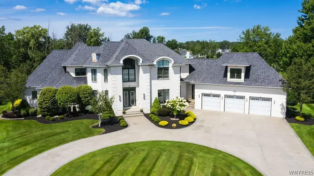 80 Sanctuary Court, Amherst