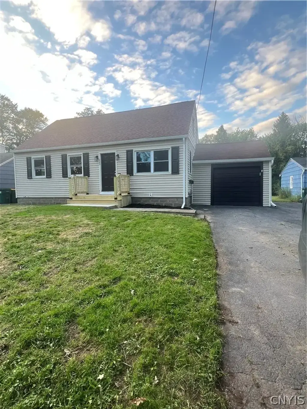 220 Roxann Avenue, Cicero