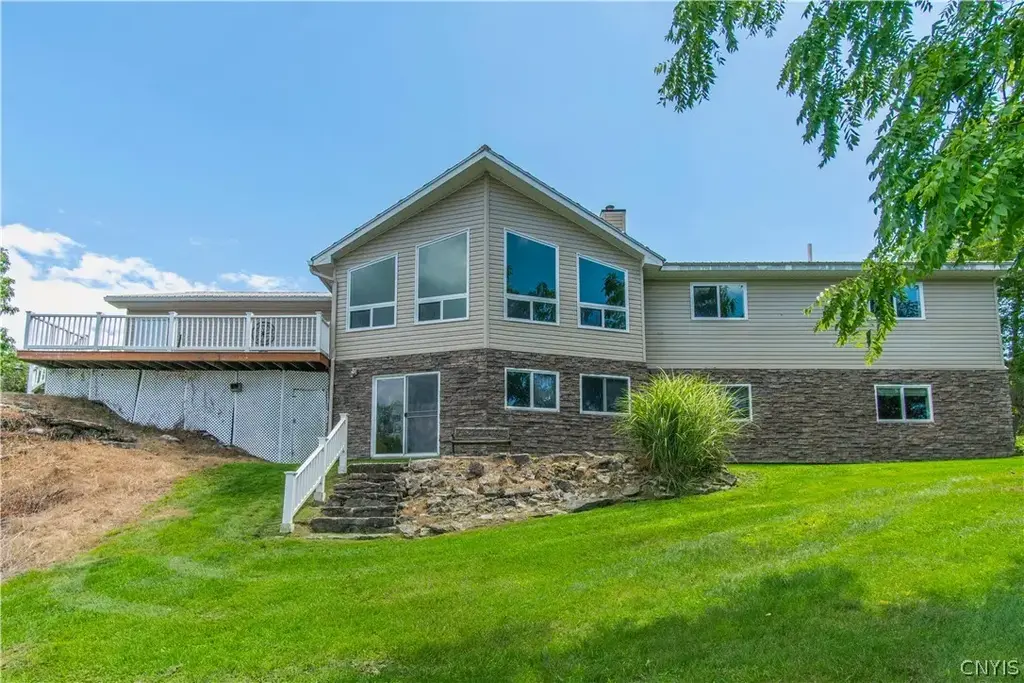 27747 Water Street, Lyme