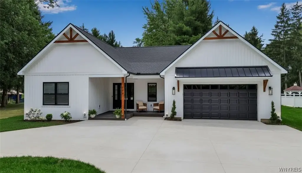 799 Casey Road, Amherst