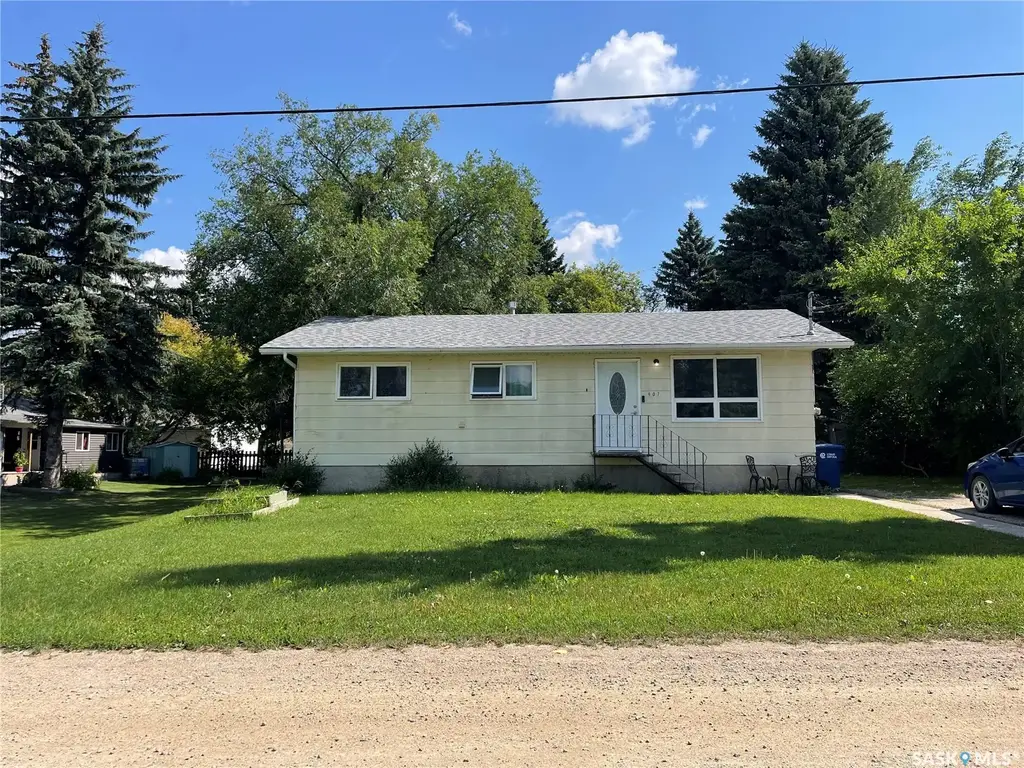 907 Grove Street, Whitewood