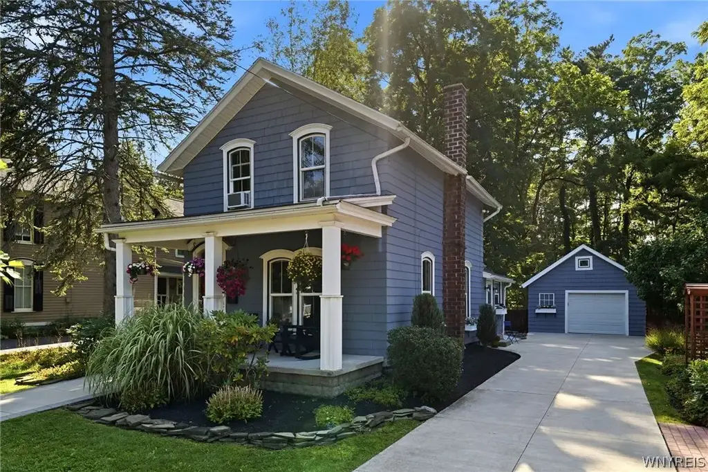 59 Center Street, Aurora