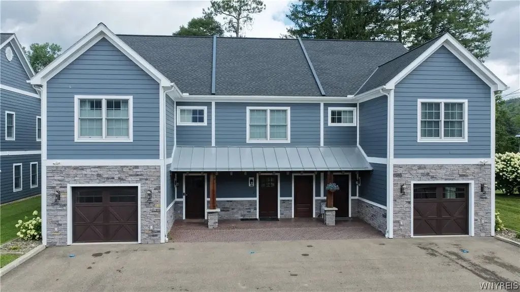 3 Glen Burn, Ellicottville