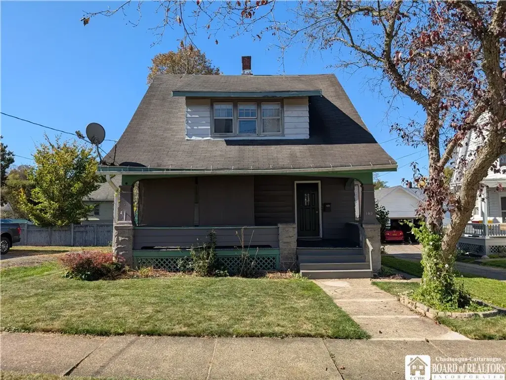 140 Maple Street, Jamestown