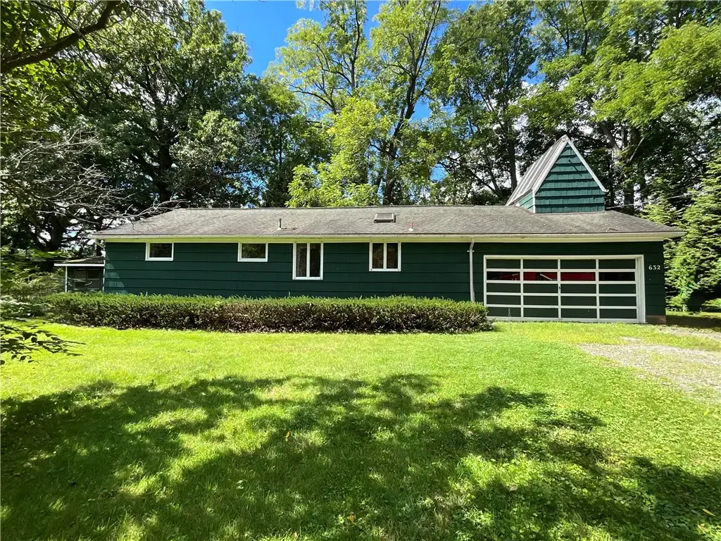 632 Shore Drive, Henrietta