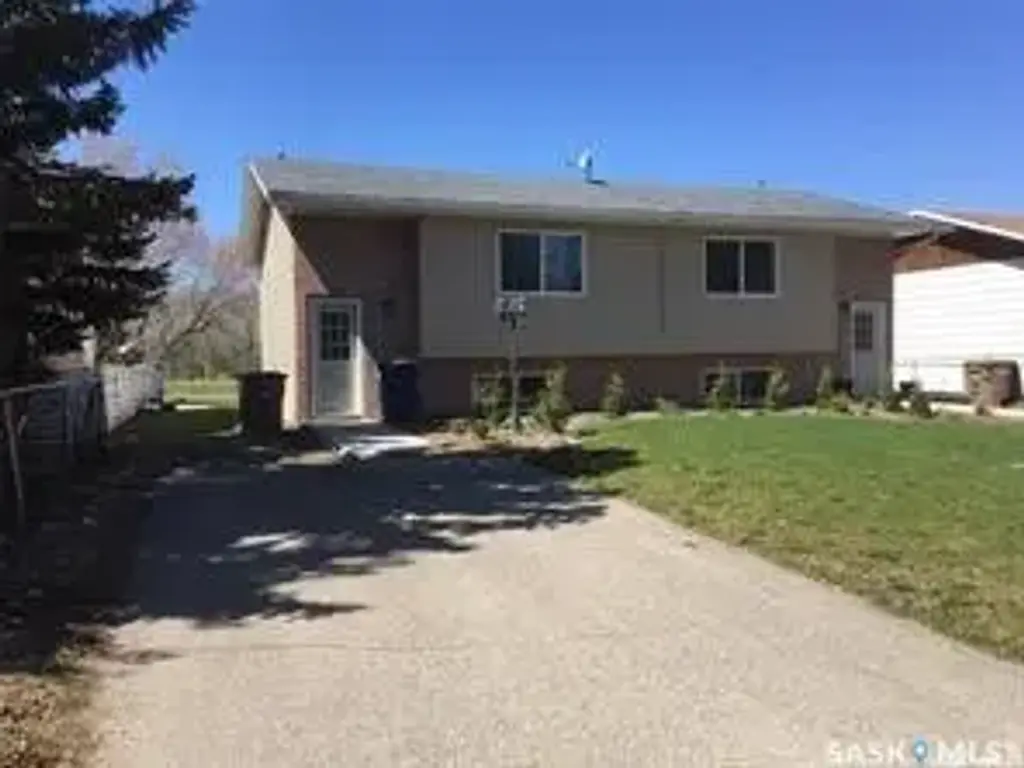 633/635 3rd Street Ne, Wadena