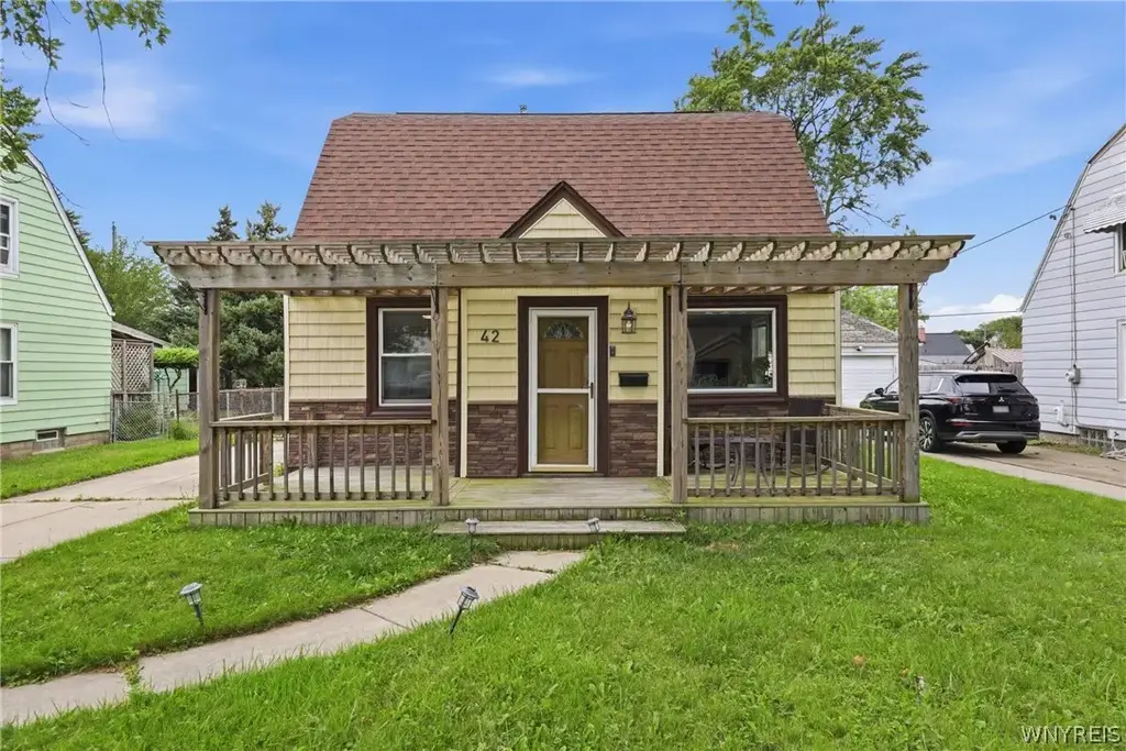 42 Lindbergh Court, Cheektowaga