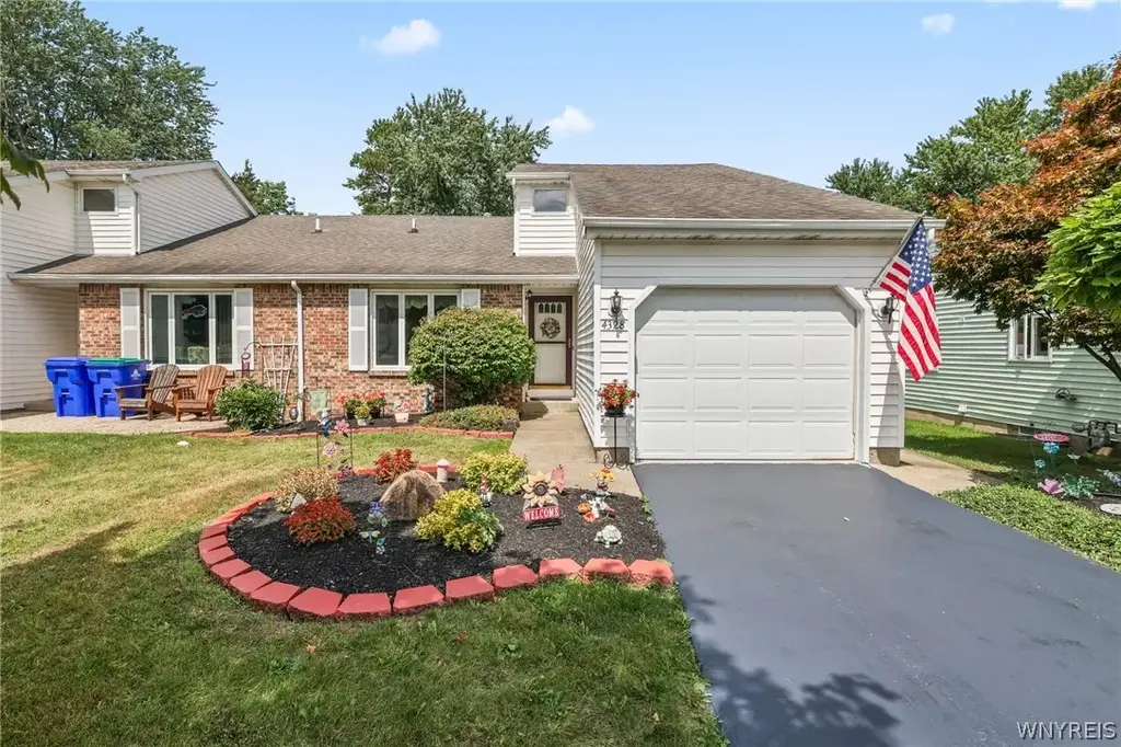 4328 Twilight Lane, Hamburg