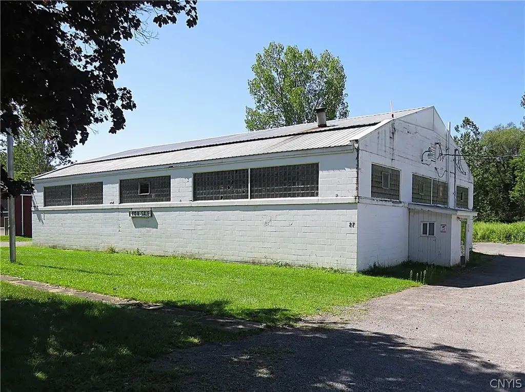 27 N Main Street, Fairfield