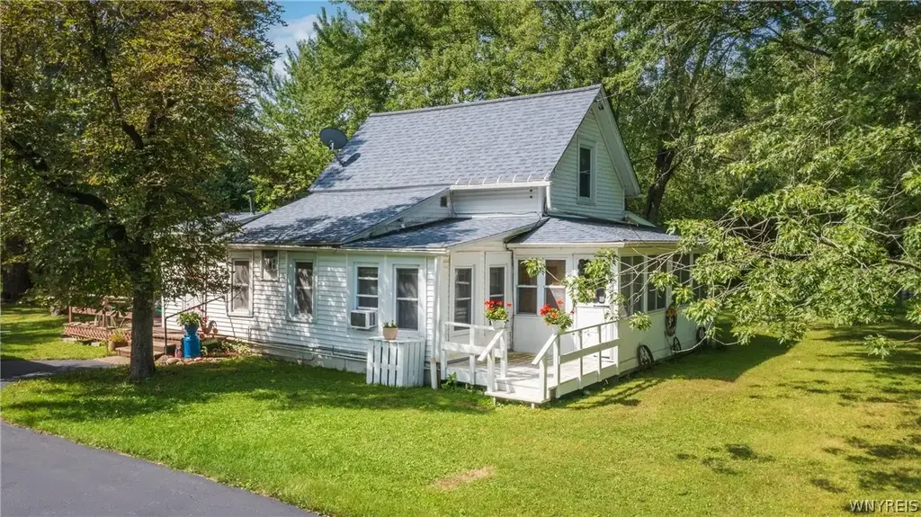 2640 Love Road, Grand Island
