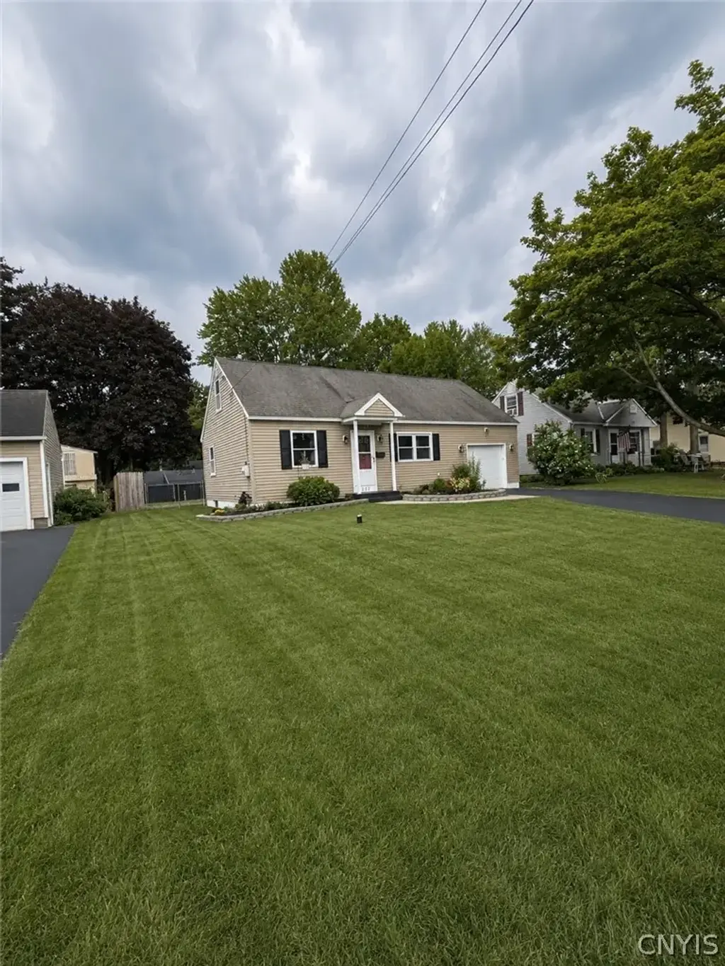 111 Tallmadge Road, Clay