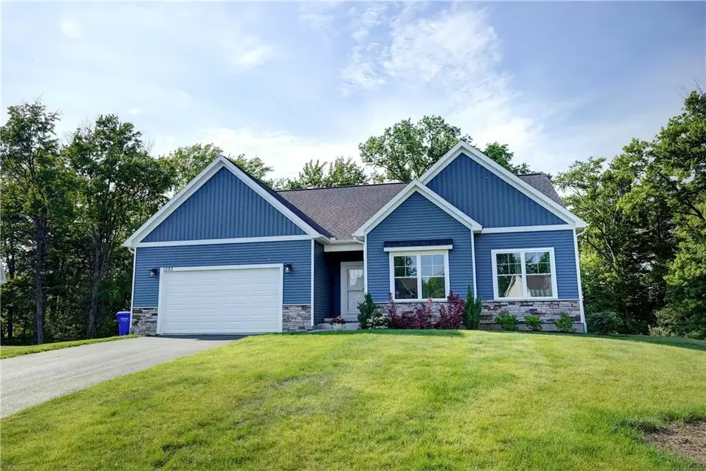 1093 Bear Creek Circle, Webster