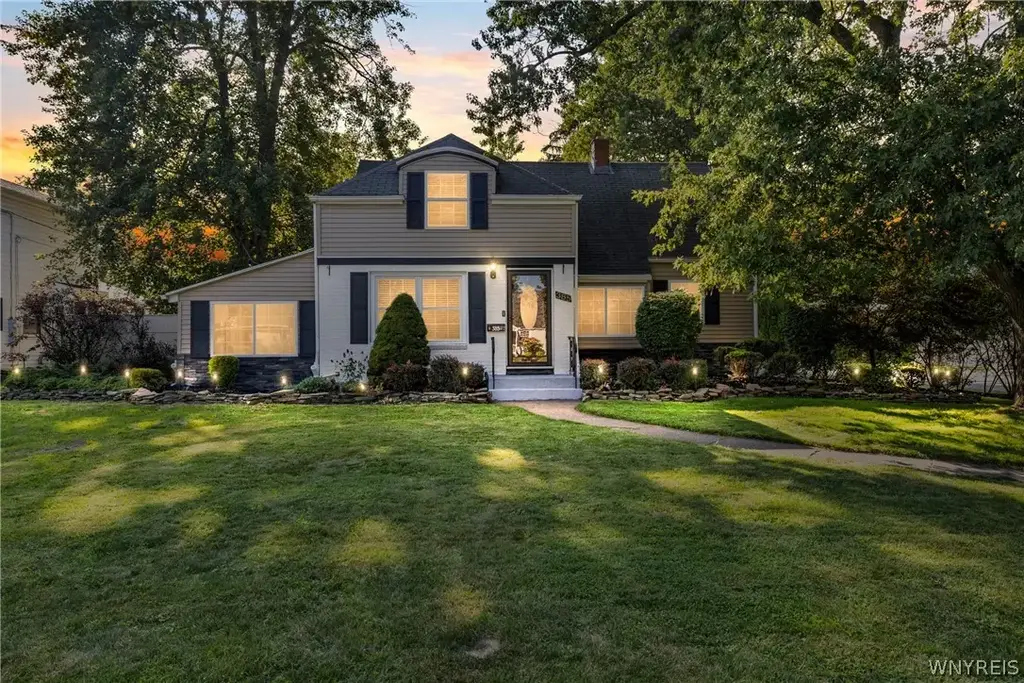 385 Walton Drive, Amherst