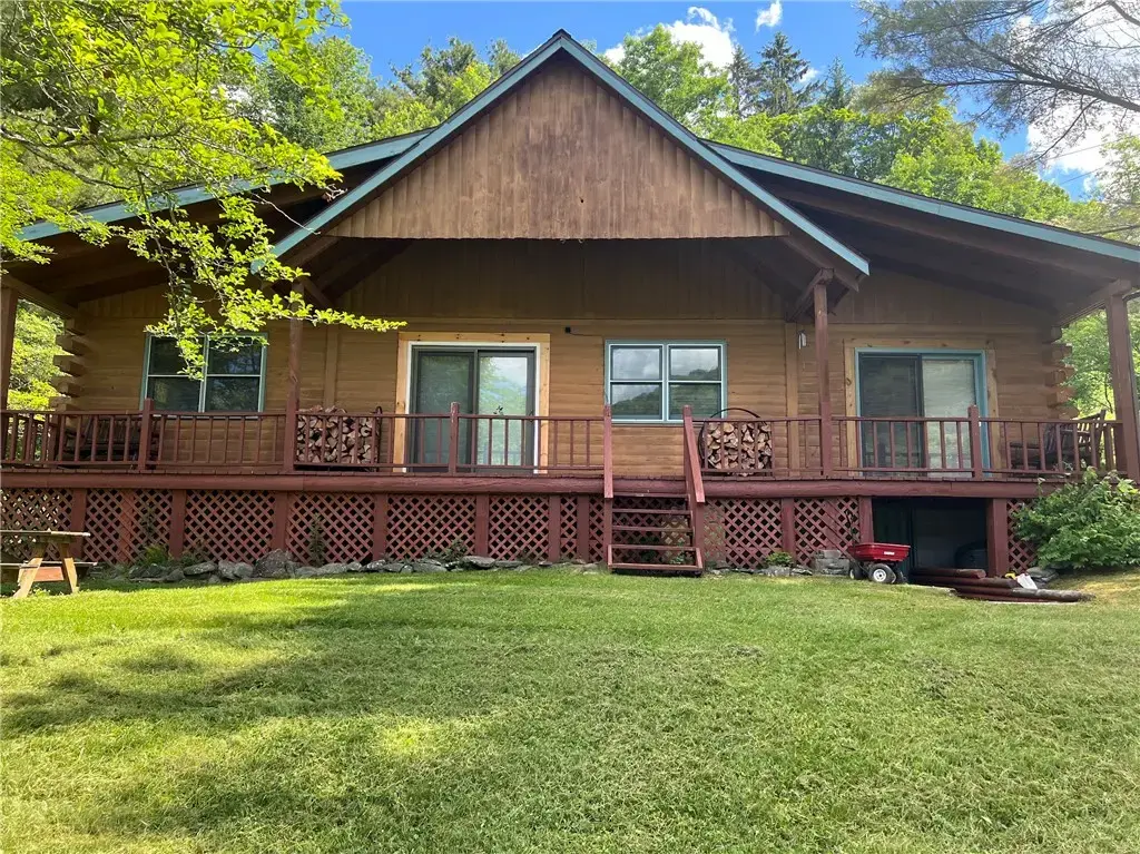 326 Silver Lake Road, Bovina